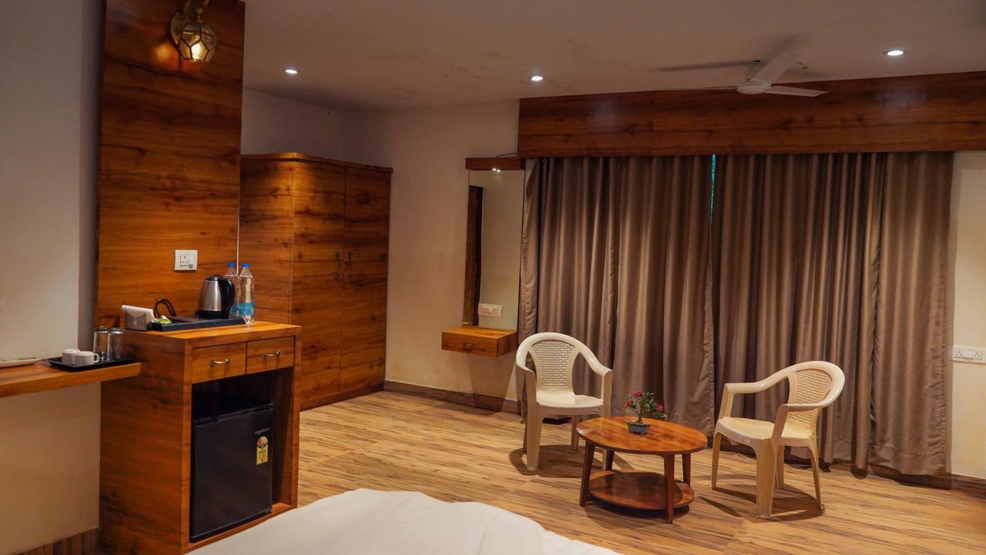 Whispering Peepul Resort Badlapur Exterior photo