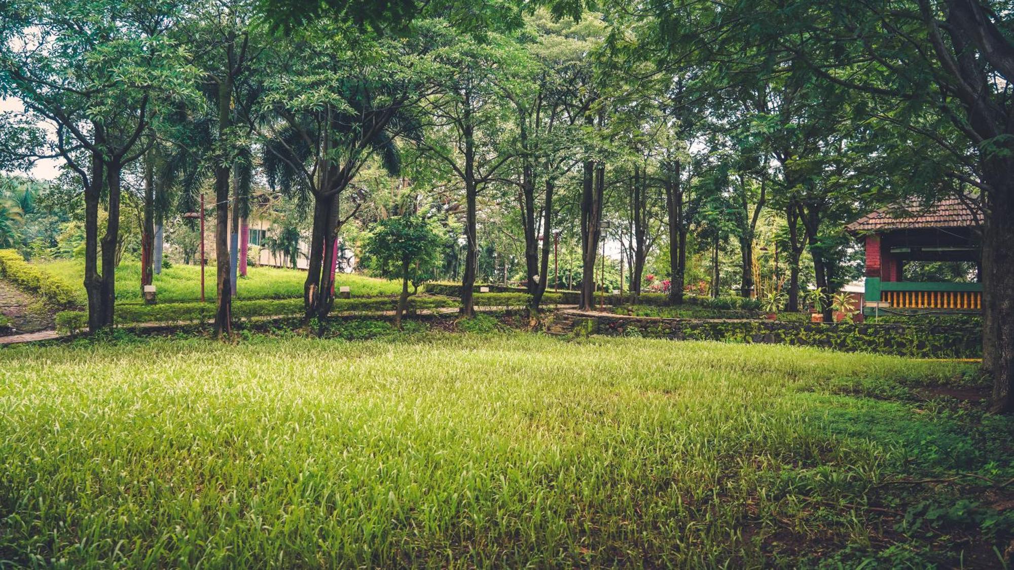 Whispering Peepul Resort Badlapur Exterior photo