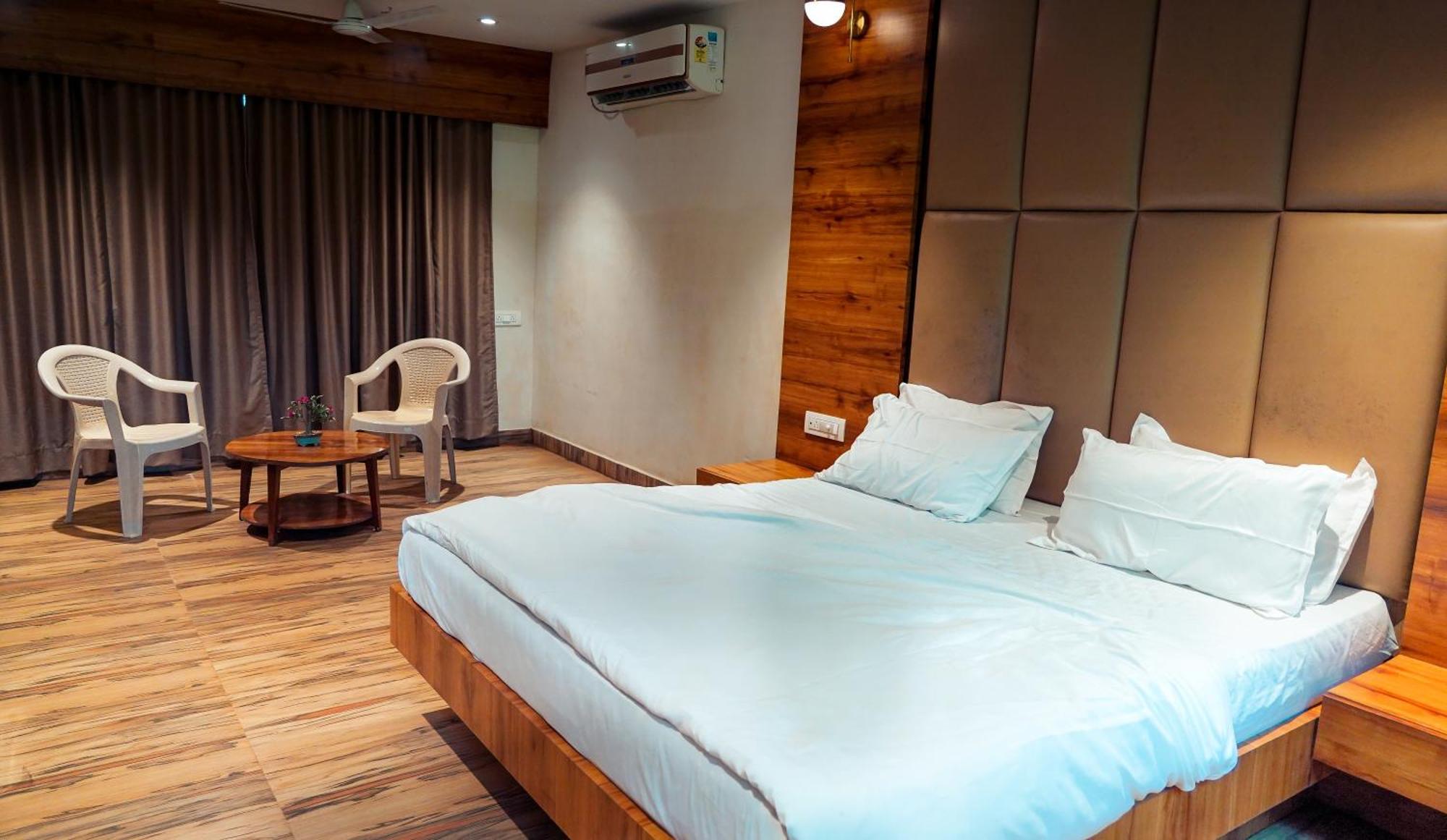 Whispering Peepul Resort Badlapur Exterior photo